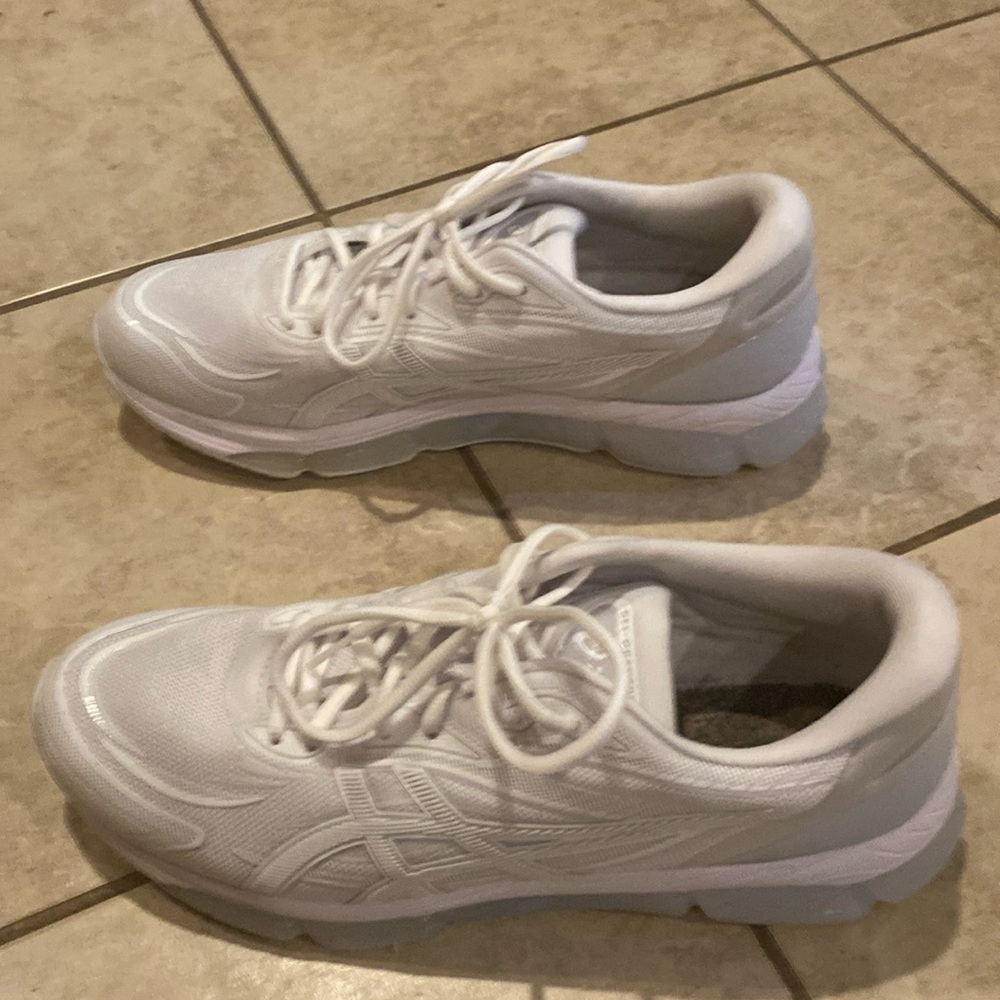 Men’s ASICS quantum gel 360